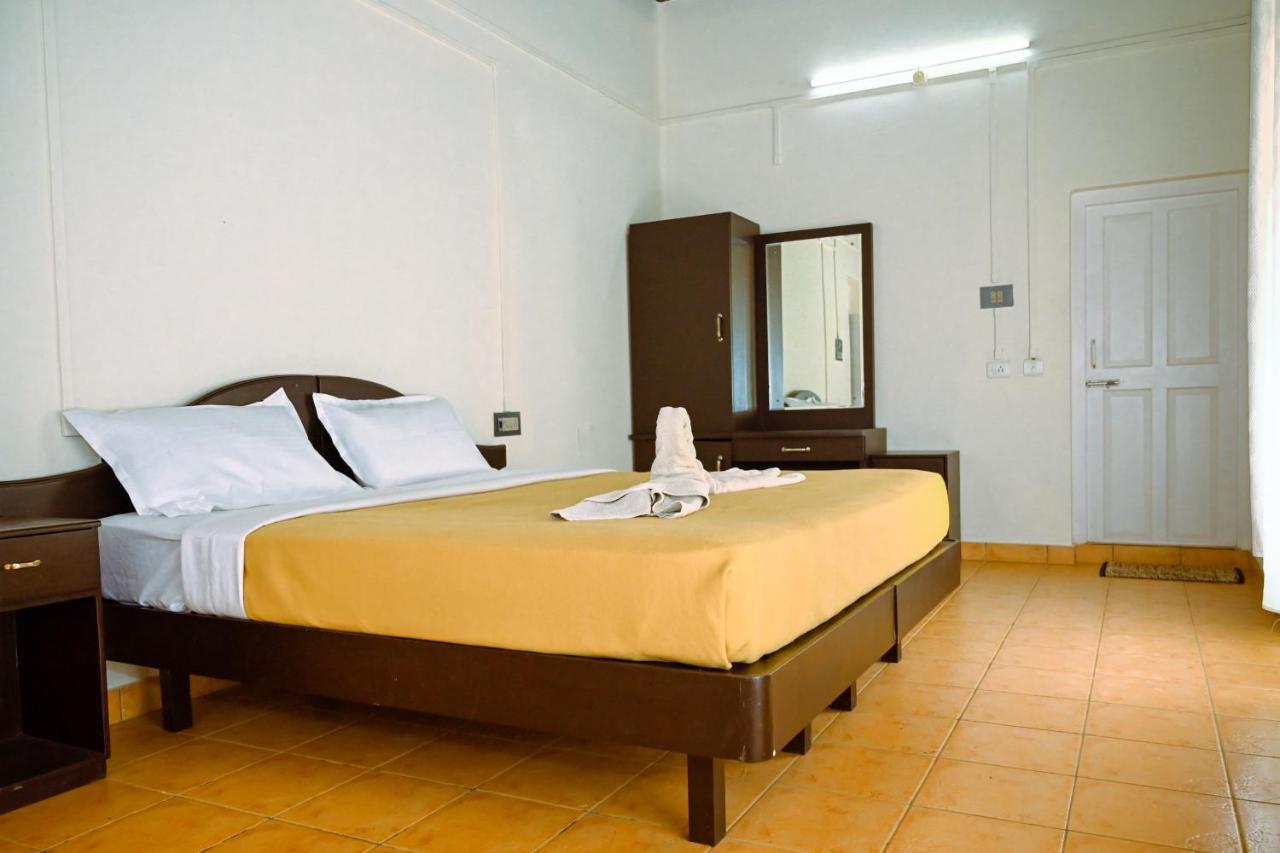 The Shire Hotel Sultan Bathery Buitenkant foto